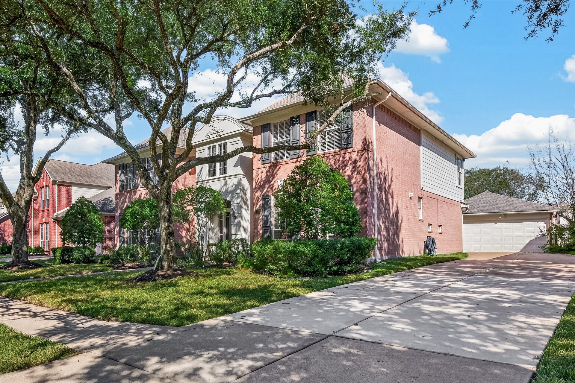 6411 Hidden Crest Way, Sugar Land, TX 77479 Front Exterior