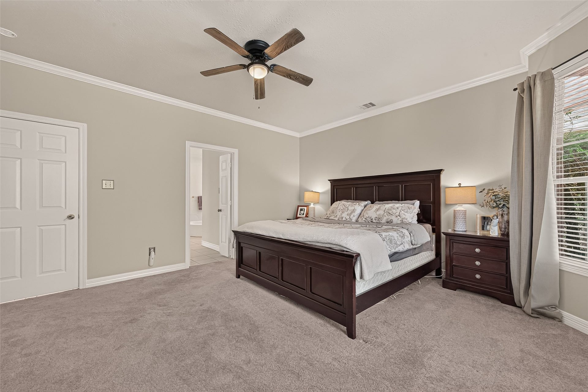 6411 Hidden Crest Way, Sugar Land, TX 77479 Primary Bedroom