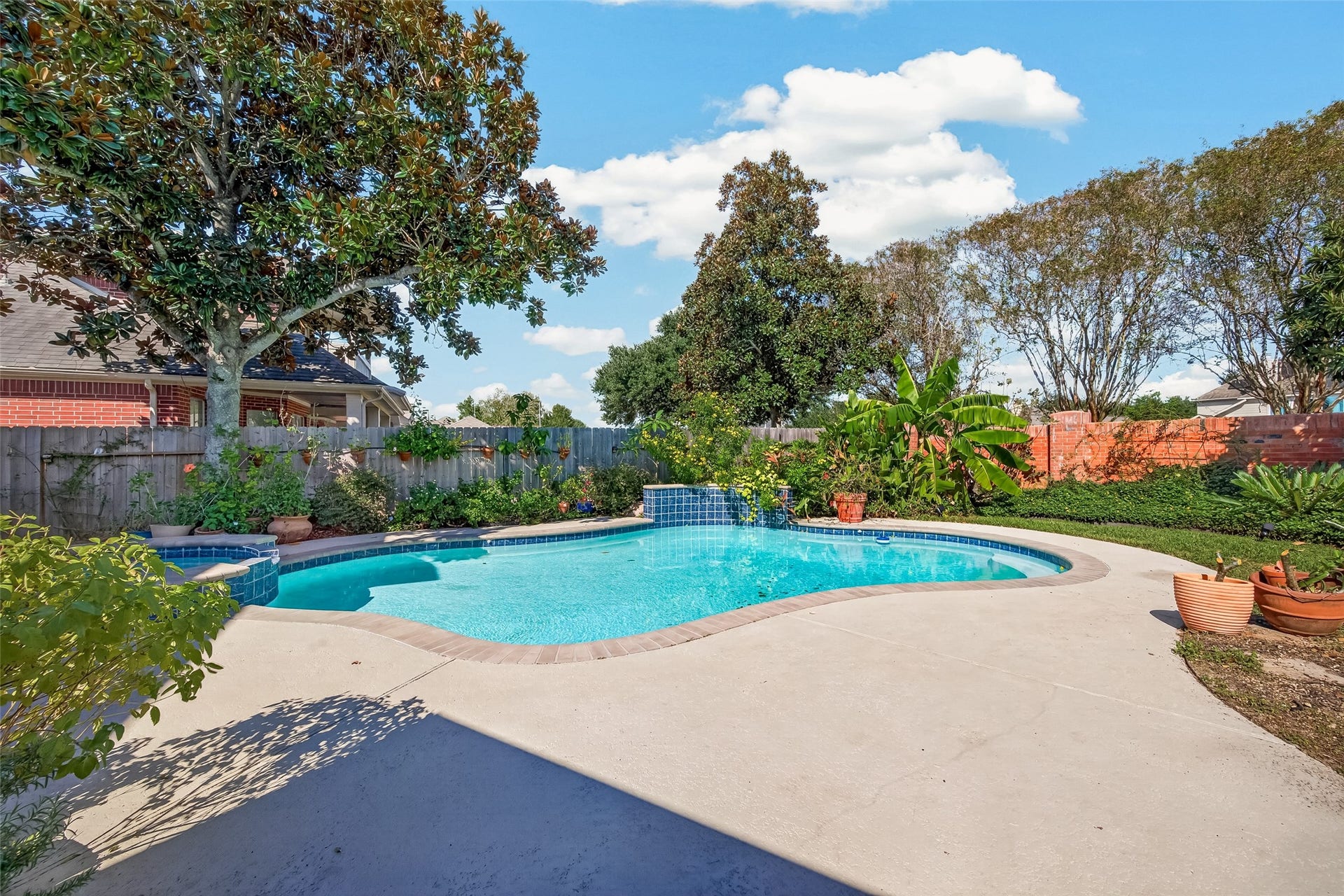 6411 Hidden Crest Way, Sugar Land, TX 77479 Pool