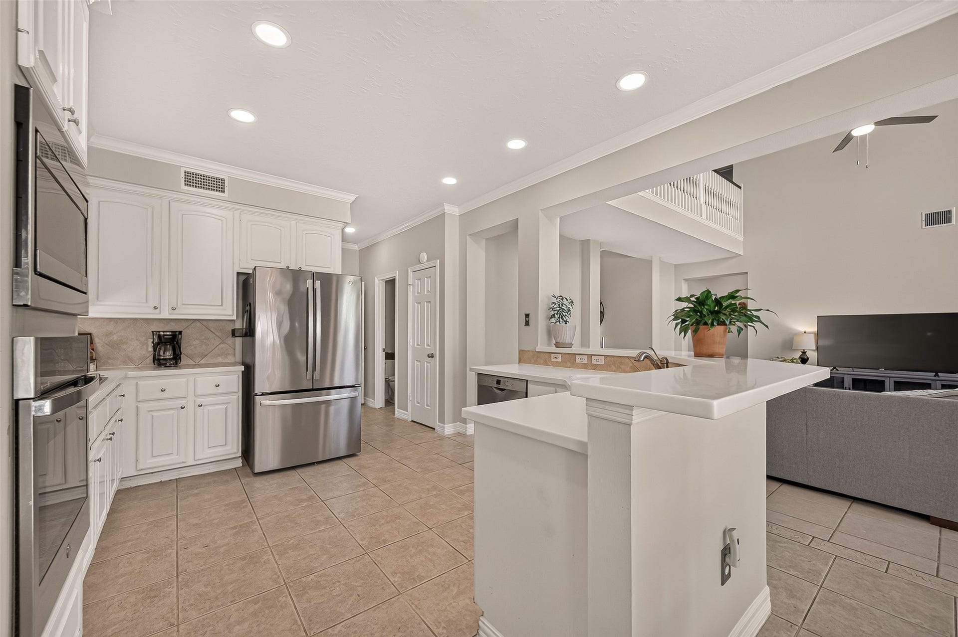 6411 Hidden Crest Way, Sugar Land, TX 77479 Kitchen