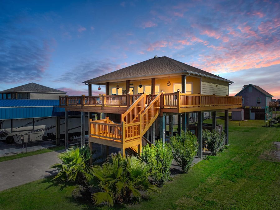 Property photo for 938 S Sage Road, Crystal Beach, TX
