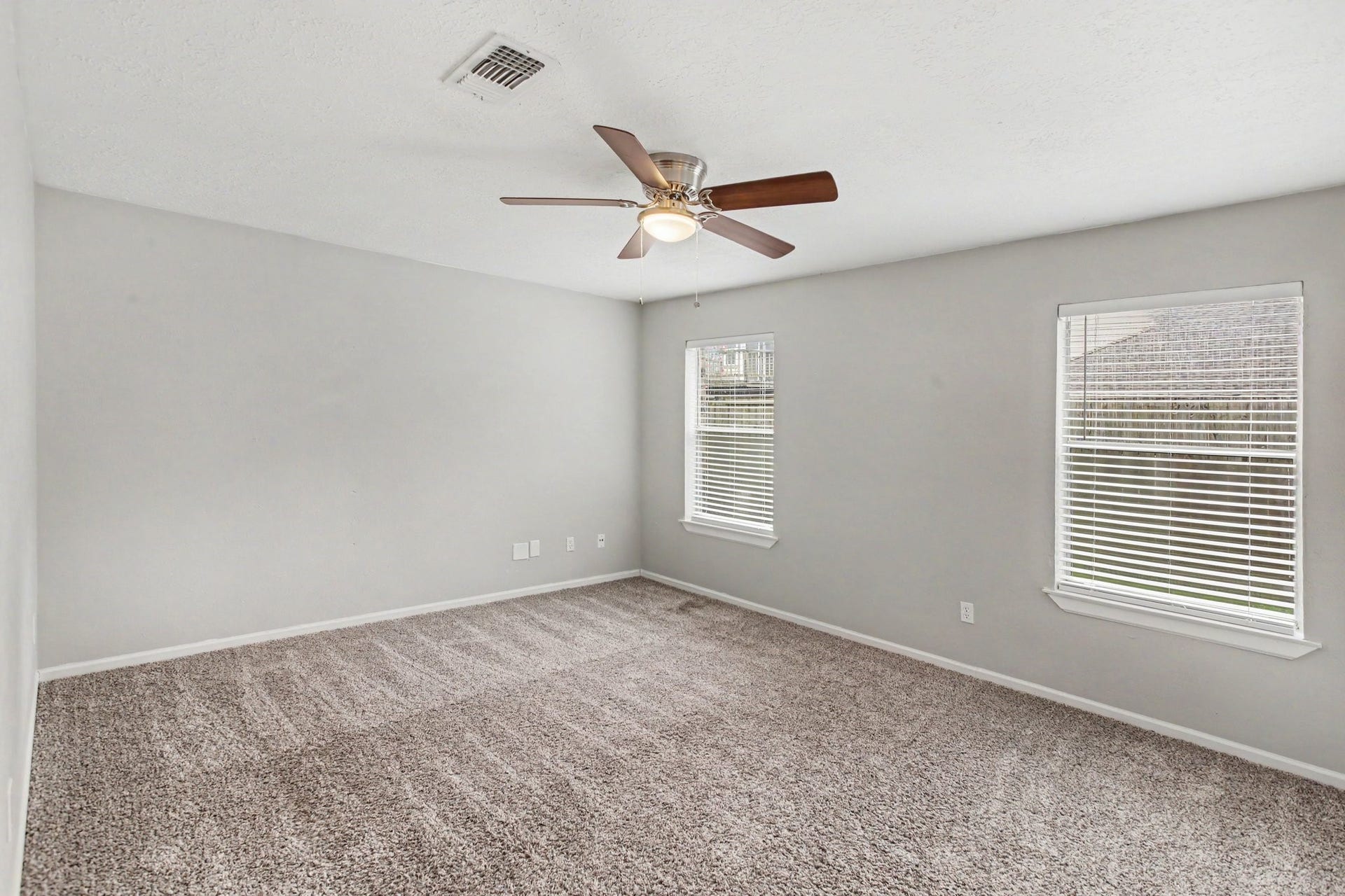 28 Windfellow Place, The Woodlands, TX 77381 28 Windfellow Place, The Woodlands, TX 77381