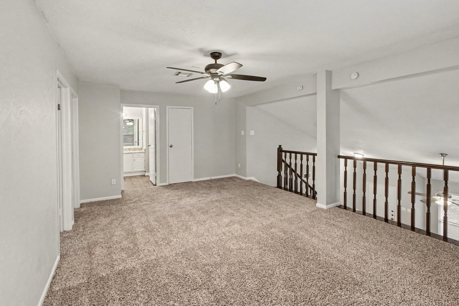 28 Windfellow Place, The Woodlands, TX 77381 28 Windfellow Place, The Woodlands, TX 77381