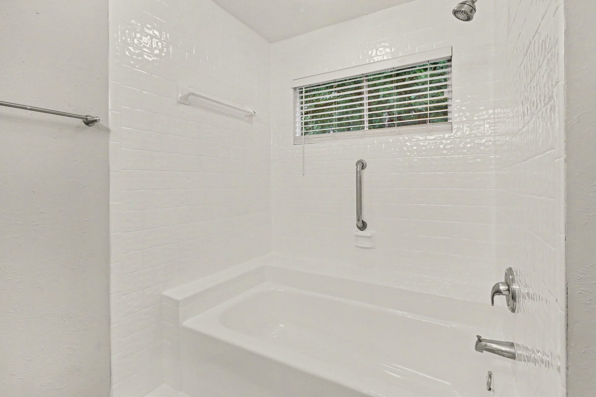 28 Windfellow Place, The Woodlands, TX 77381 28 Windfellow Place, The Woodlands, TX 77381