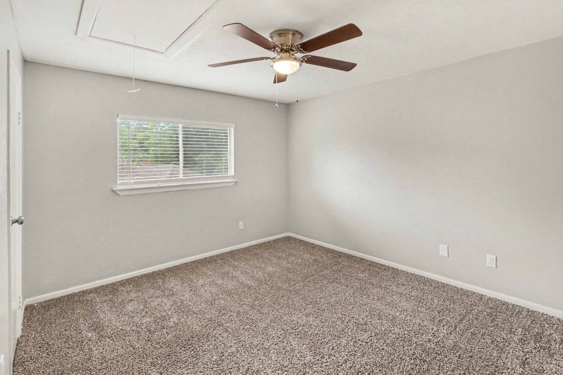 28 Windfellow Place, The Woodlands, TX 77381 28 Windfellow Place, The Woodlands, TX 77381
