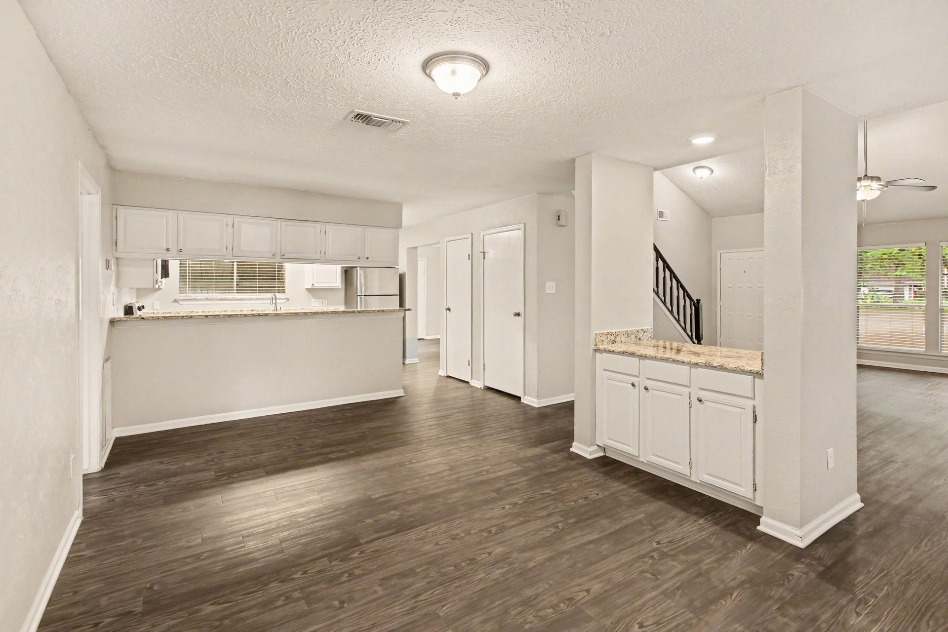28 Windfellow Place, The Woodlands, TX 77381 28 Windfellow Place, The Woodlands, TX 77381