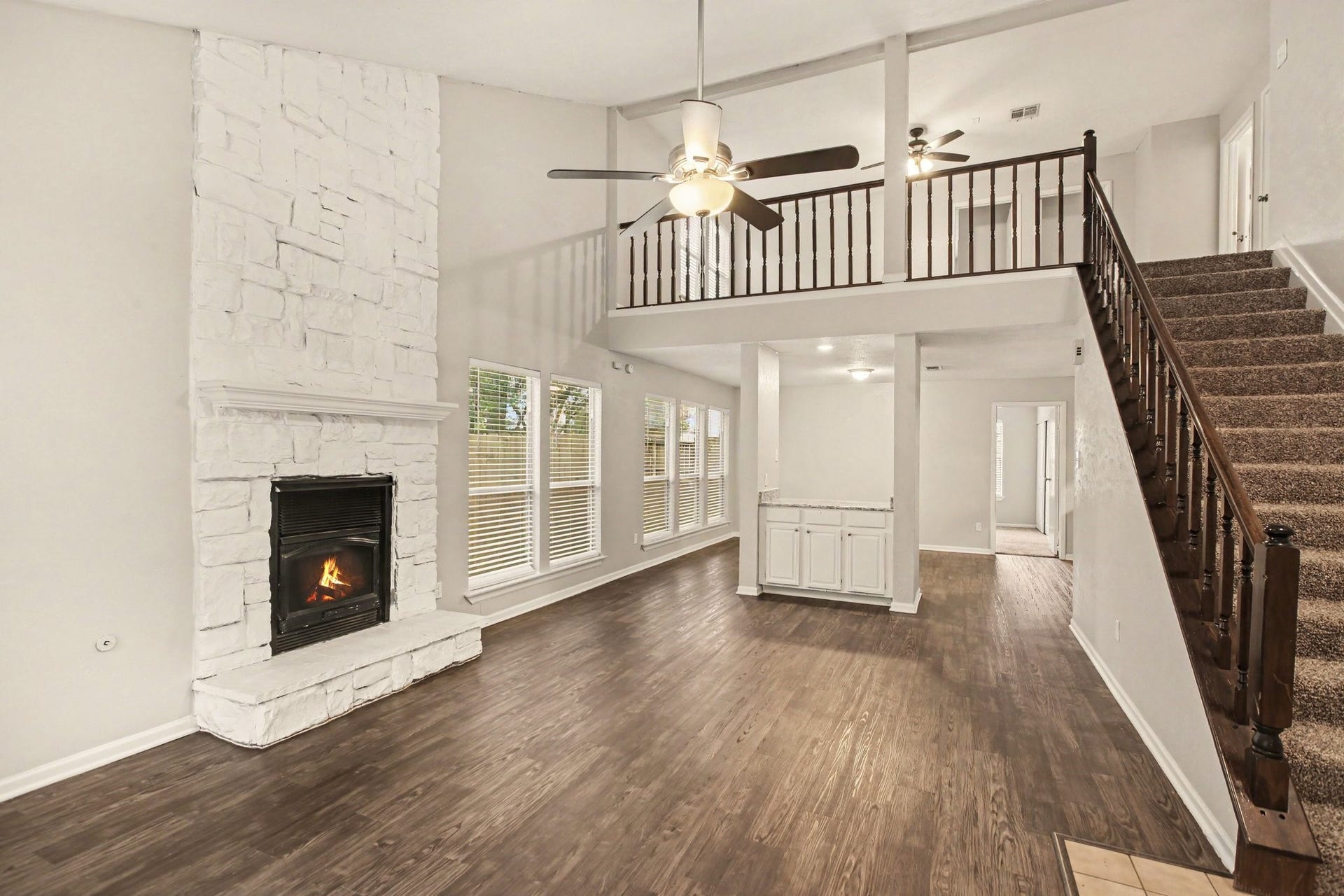 28 Windfellow Place, The Woodlands, TX 77381 28 Windfellow Place, The Woodlands, TX 77381