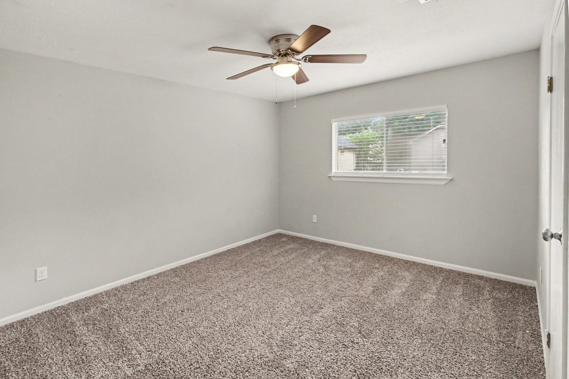 28 Windfellow Place, The Woodlands, TX 77381 28 Windfellow Place, The Woodlands, TX 77381
