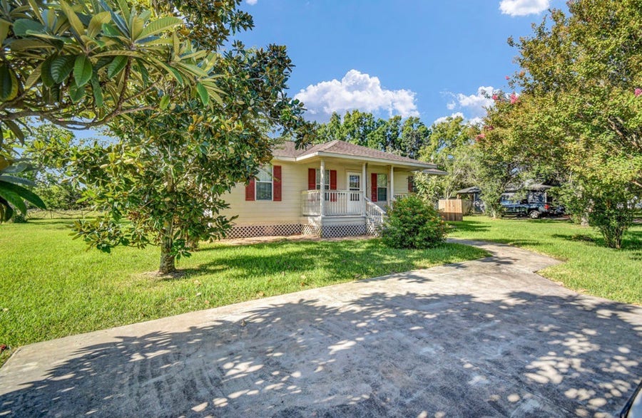 Property photo for 123 Robinson Road, Oyster Creek, TX