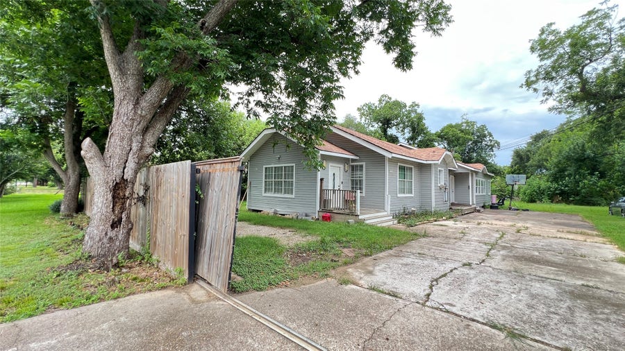 Property photo for 8211 Findlay Street, Houston, TX