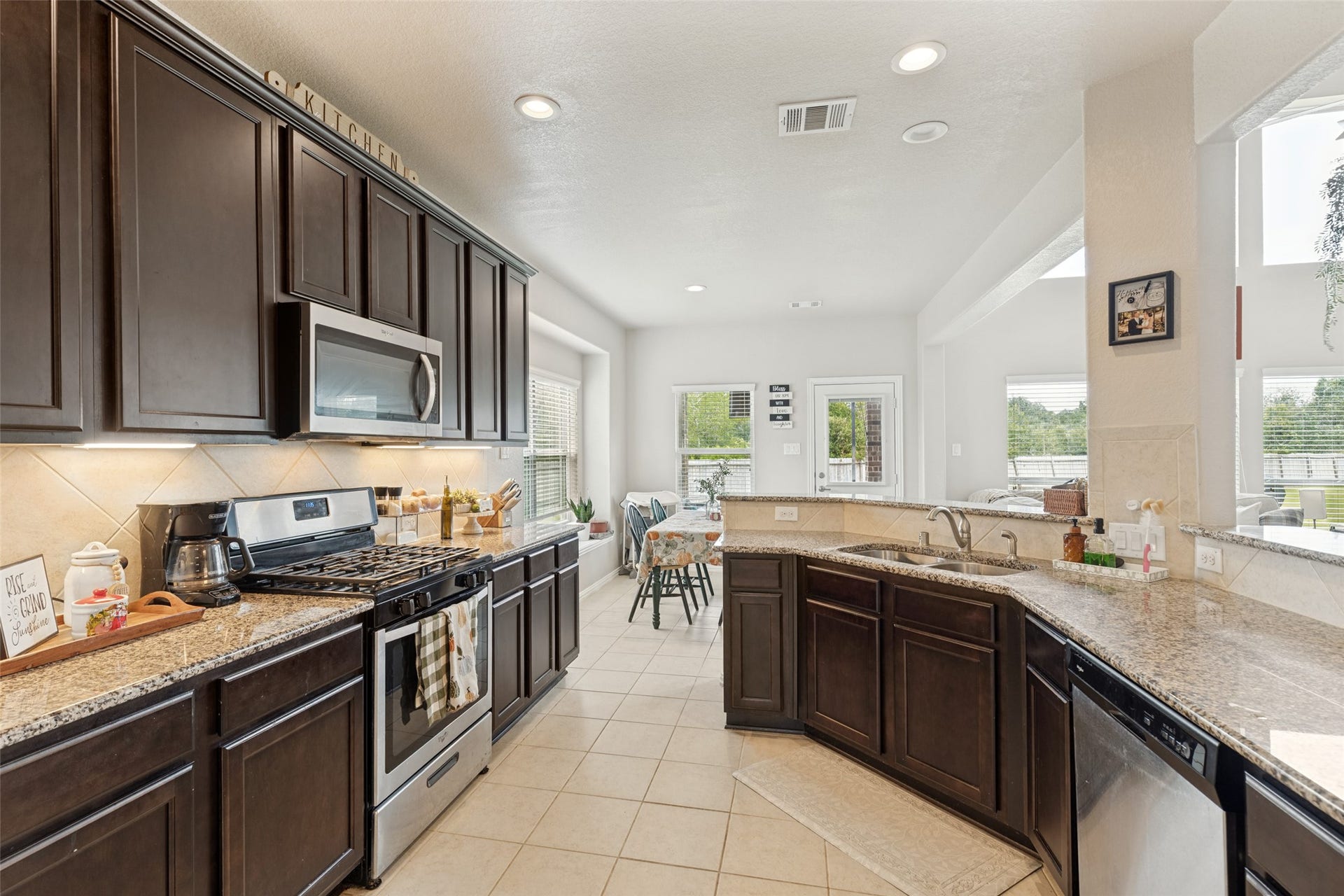 337 Burgundy Drive, Alvin, TX 77511
