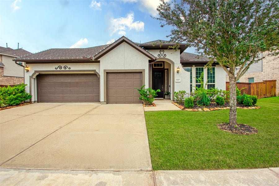Property photo for 6919 Red Oak Drive, Katy, TX