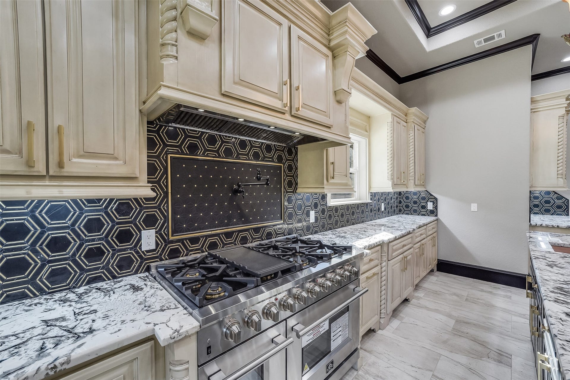 5685 County Road 823, West Columbia, TX 77486 5685 County Road 823, West Columbia, TX 77486