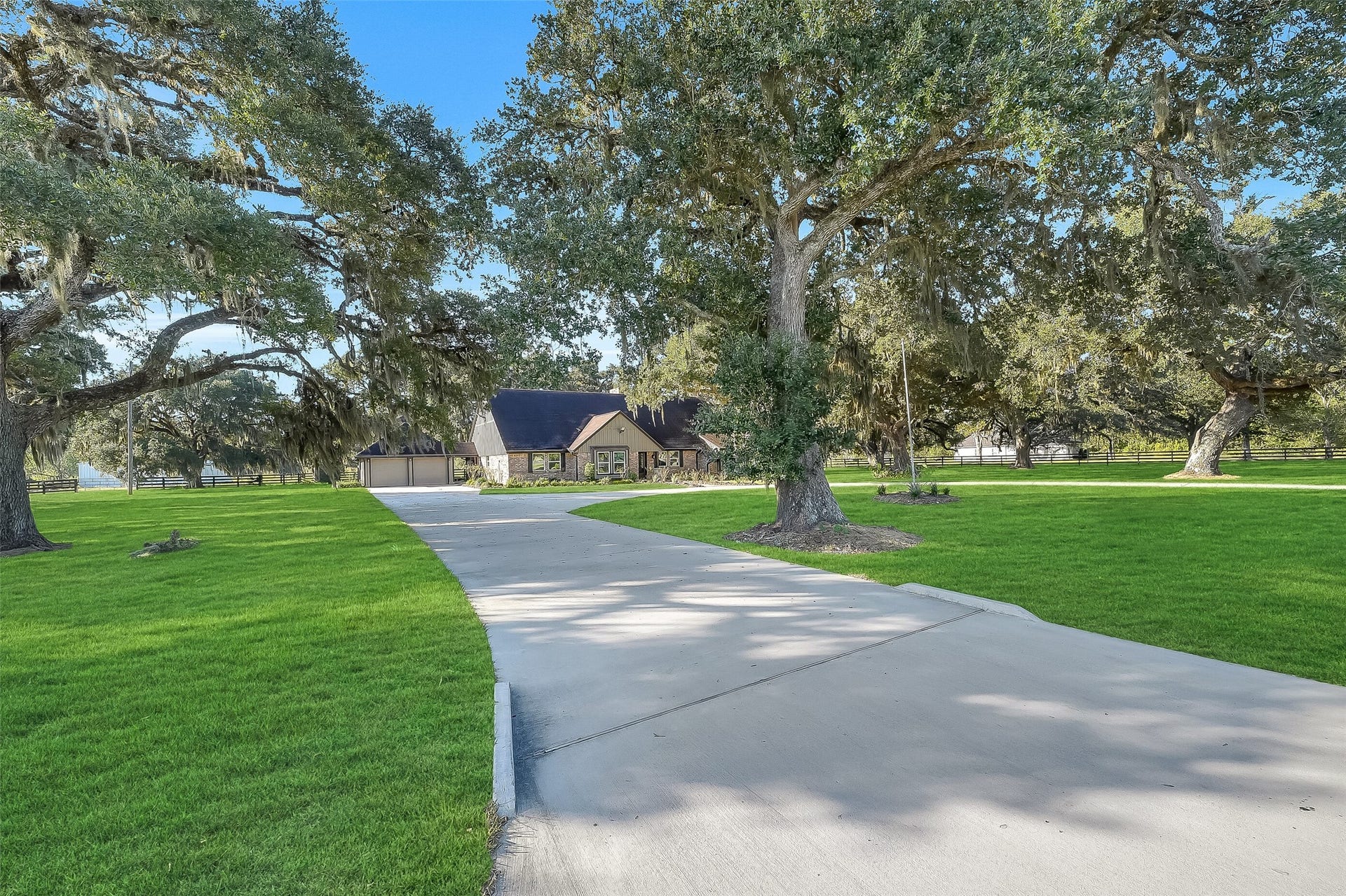 5685 County Road 823, West Columbia, TX 77486 5685 County Road 823, West Columbia, TX 77486