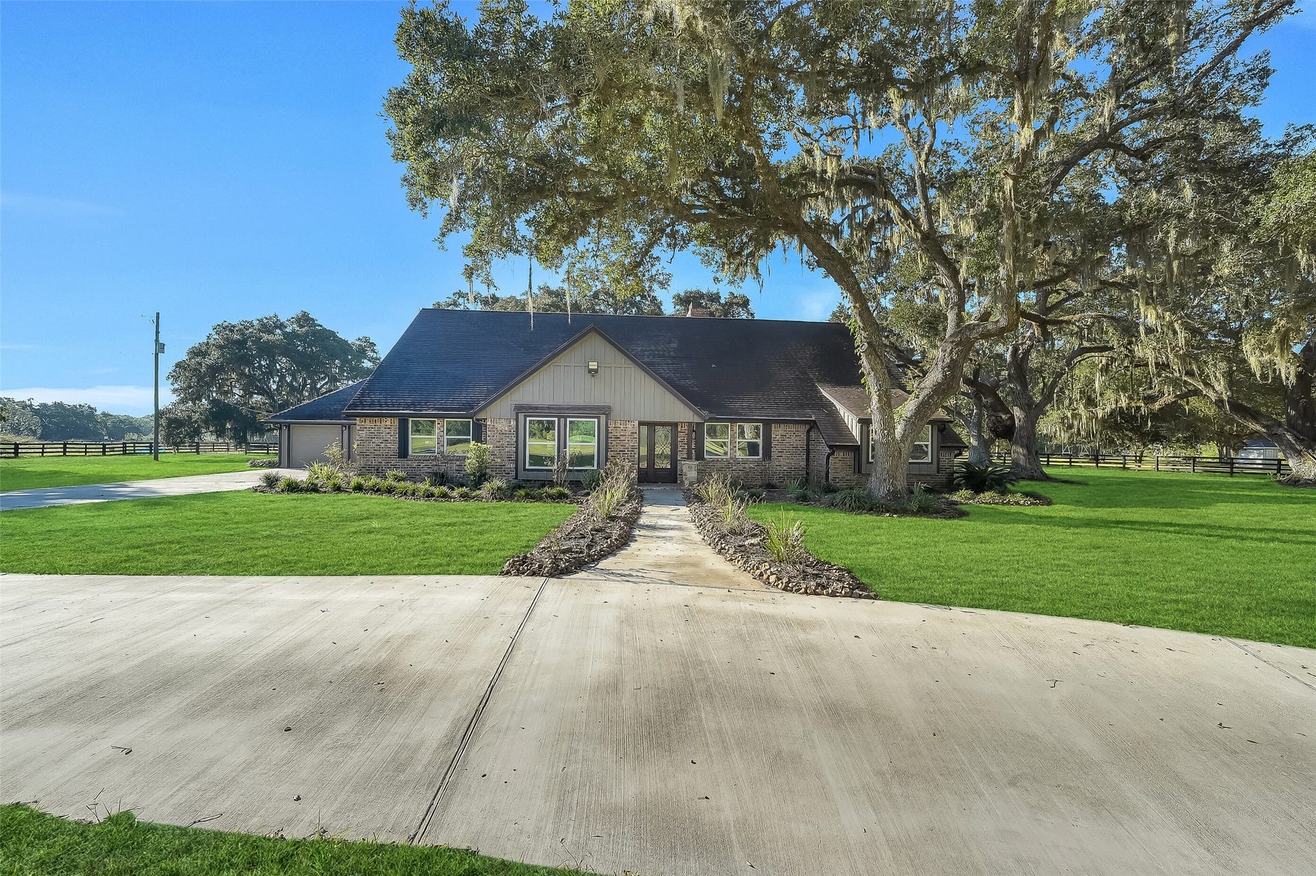 5685 County Road 823, West Columbia, TX 77486 5685 County Road 823, West Columbia, TX 77486