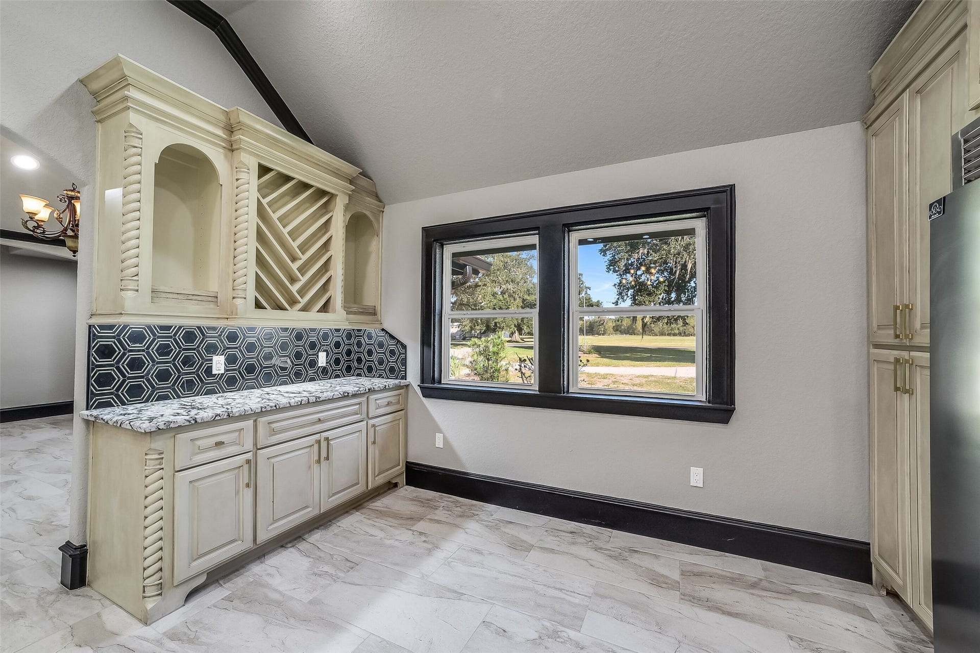 5685 County Road 823, West Columbia, TX 77486 5685 County Road 823, West Columbia, TX 77486
