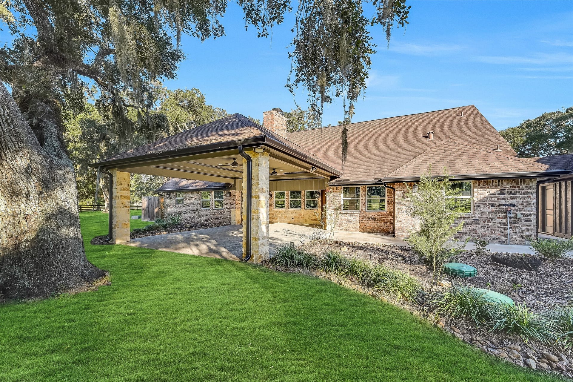 5685 County Road 823, West Columbia, TX 77486 5685 County Road 823, West Columbia, TX 77486