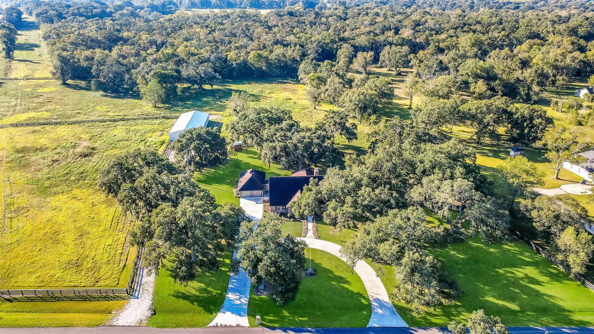 5685 County Road 823, West Columbia, TX 77486 5685 County Road 823, West Columbia, TX 77486