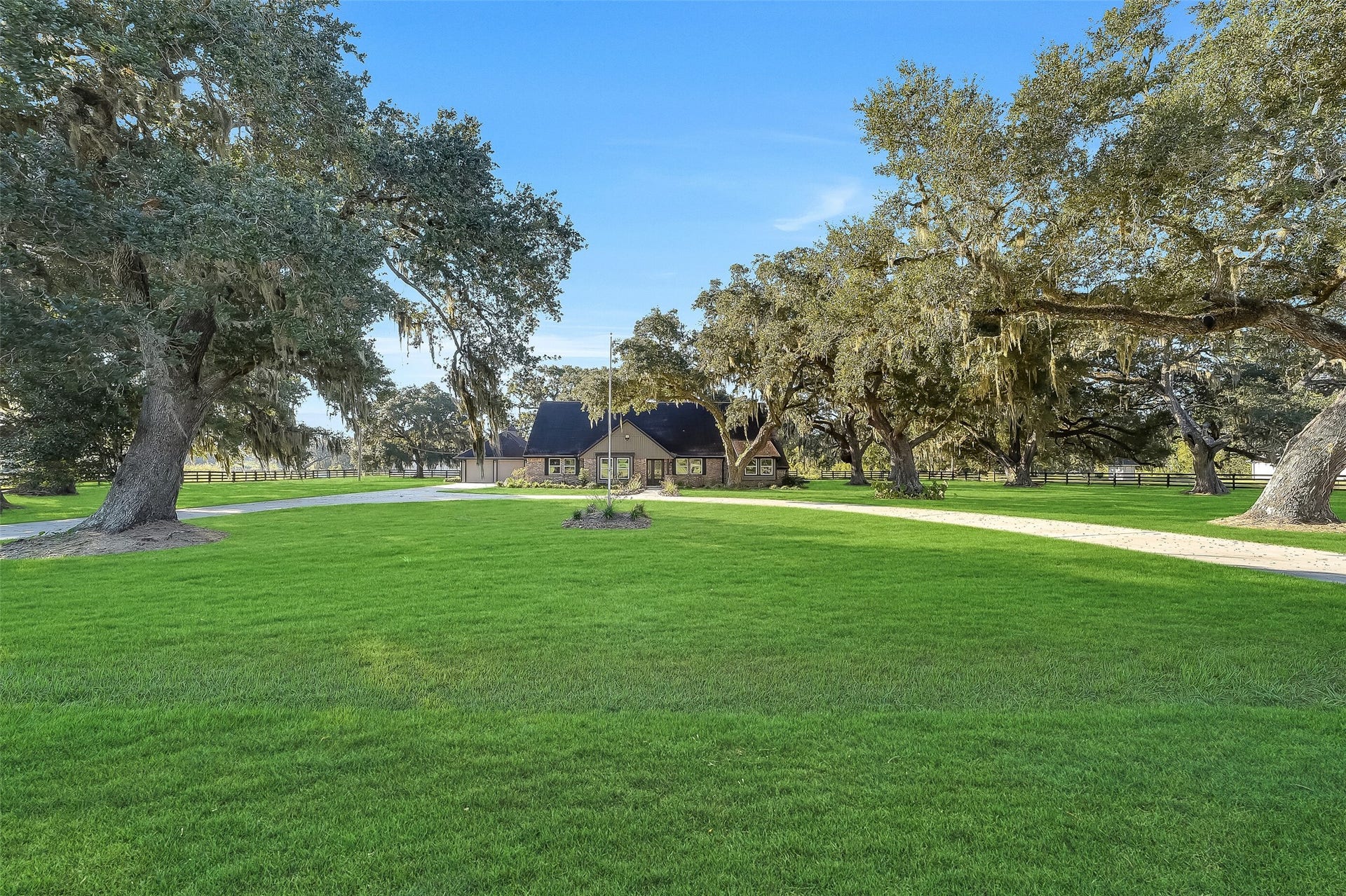 5685 County Road 823, West Columbia, TX 77486 5685 County Road 823, West Columbia, TX 77486