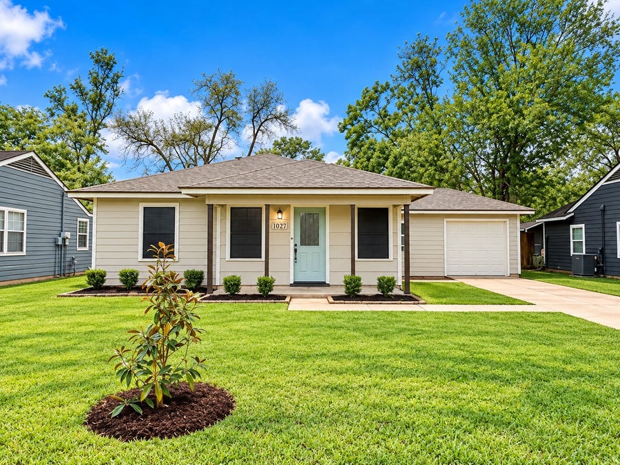 Property photo for 1232 San Felipe Street, Angleton, TX