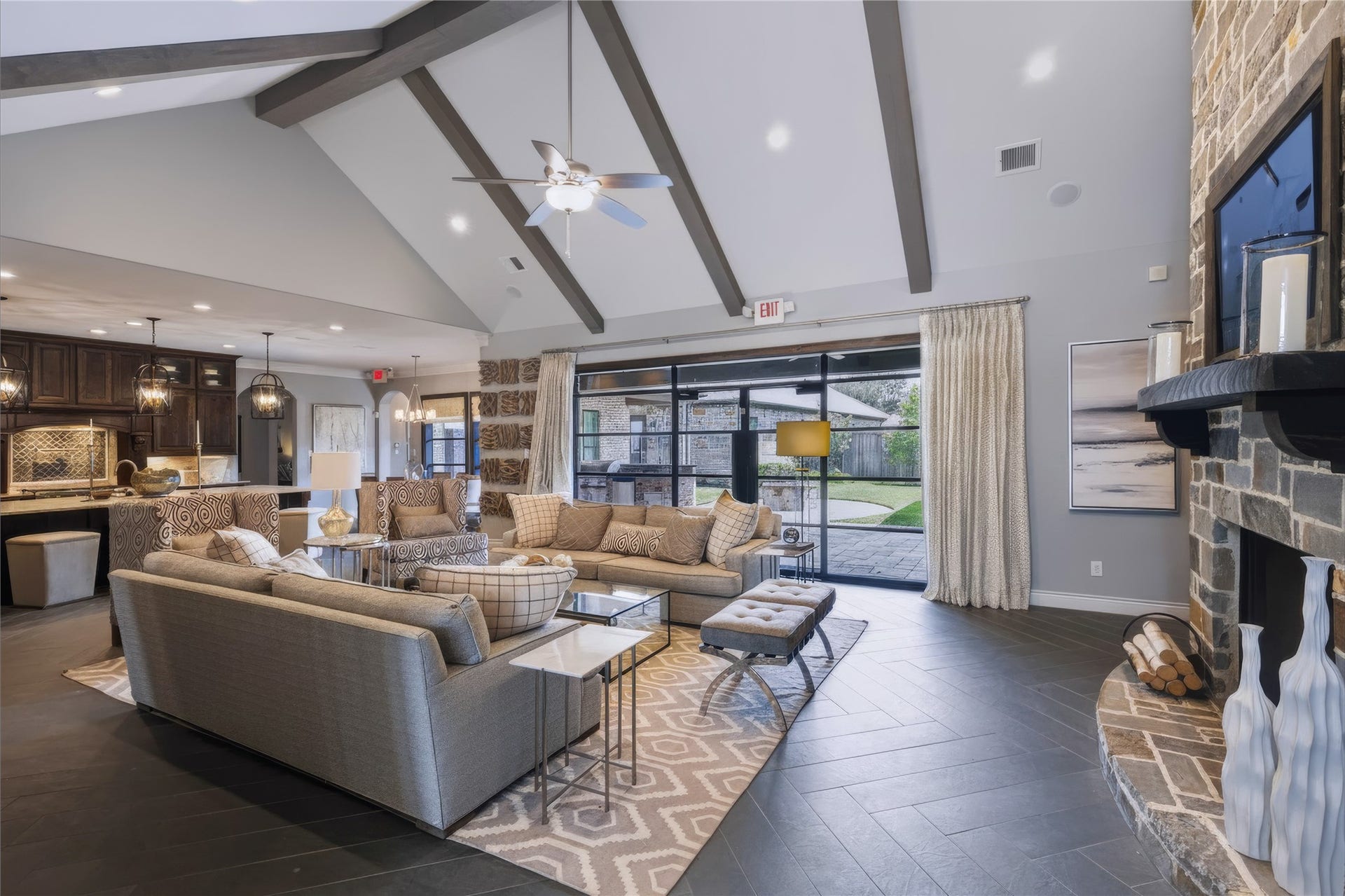 32400 SH 249, Pinehurst, TX 77362