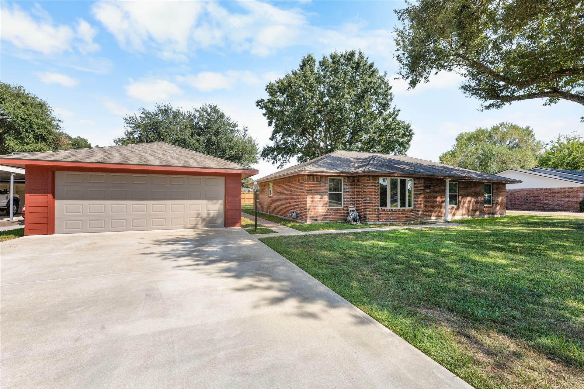 2117 Whatley Drive, Deer Park, TX 77536 2117 Whatley Drive, Deer Park, TX 77536