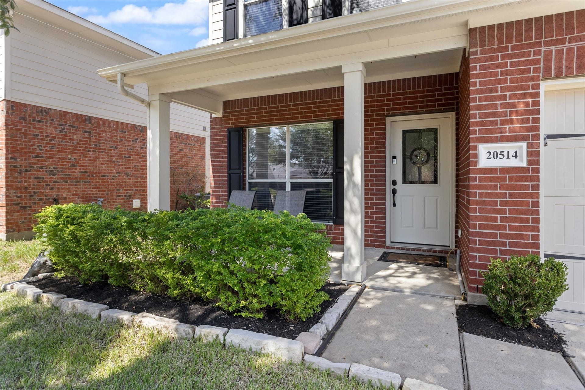 20514 Rustic Rail Court, Cypress, TX 77433 Great curb appeal with auto sprinkler system for easy maintenance