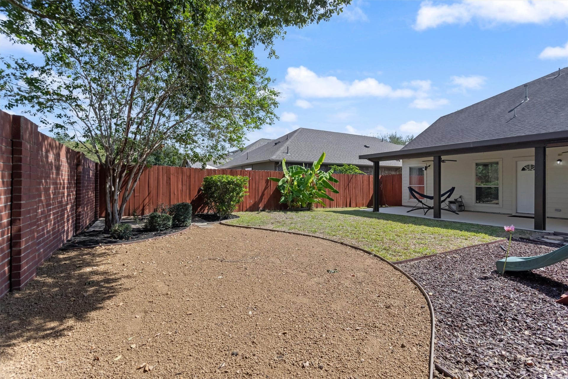 20514 Rustic Rail Court, Cypress, TX 77433 Brick back wall with wood side fences