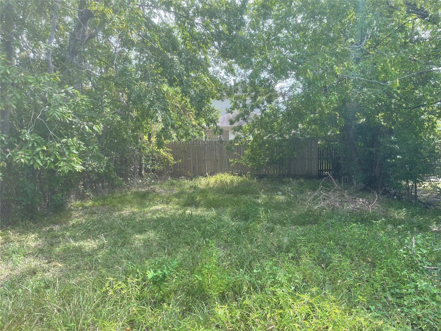 Property photo for 1010 E 38th Street, Houston, TX