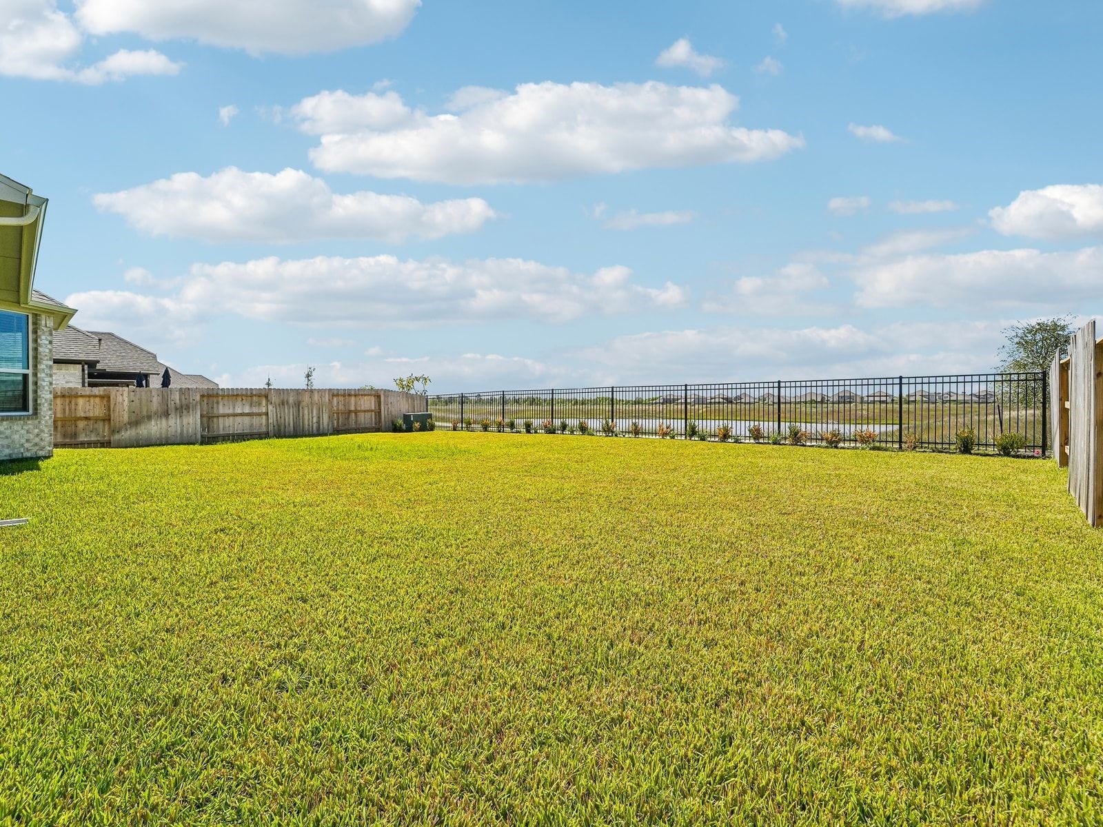 5232 Autumn Hills Trail, Pearland, TX 77584 5232 Autumn Hills Trail, Pearland, TX 77584