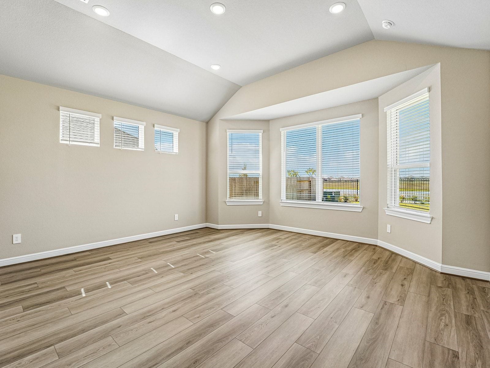 5232 Autumn Hills Trail, Pearland, TX 77584 5232 Autumn Hills Trail, Pearland, TX 77584