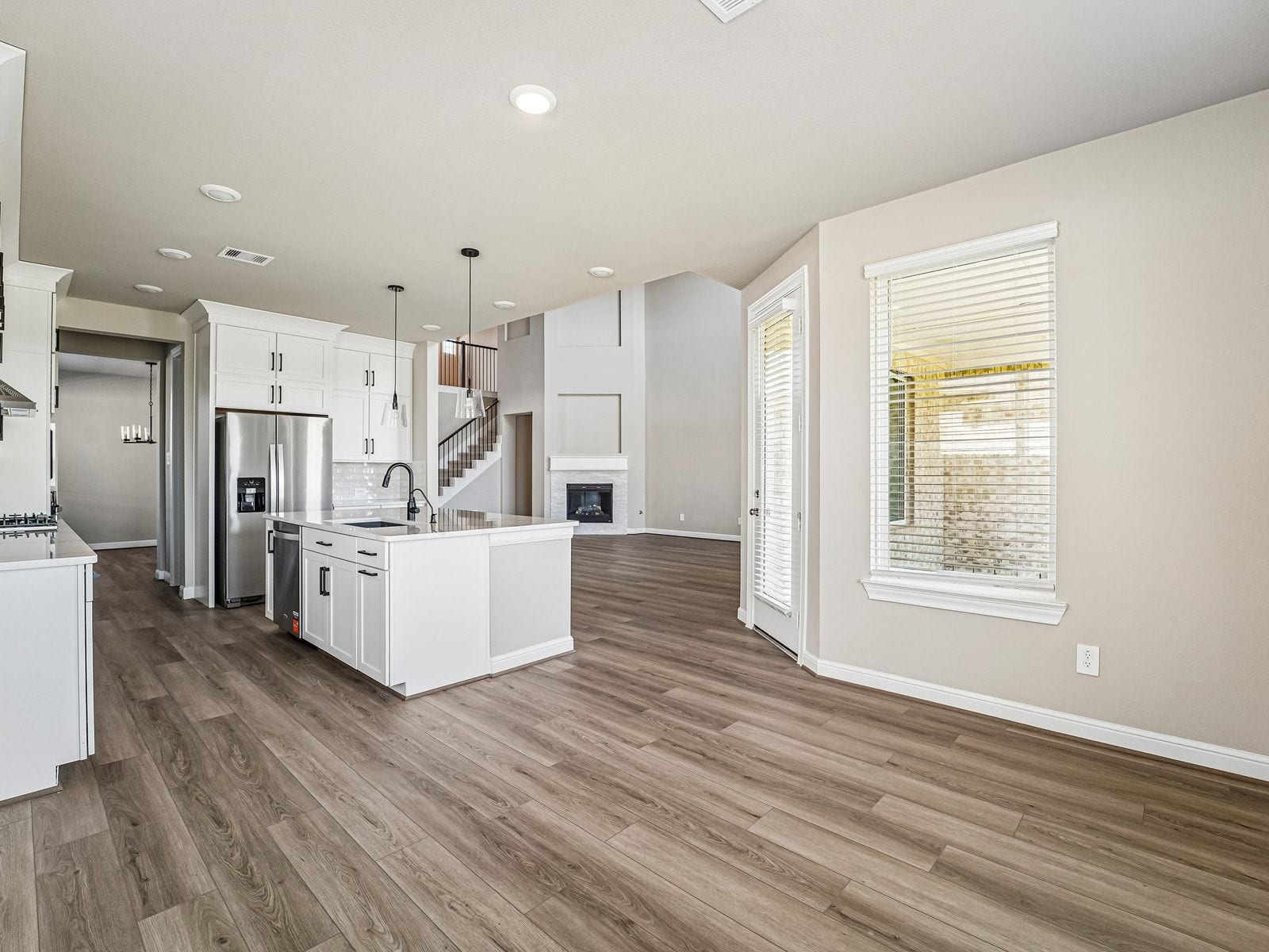 5232 Autumn Hills Trail, Pearland, TX 77584 5232 Autumn Hills Trail, Pearland, TX 77584
