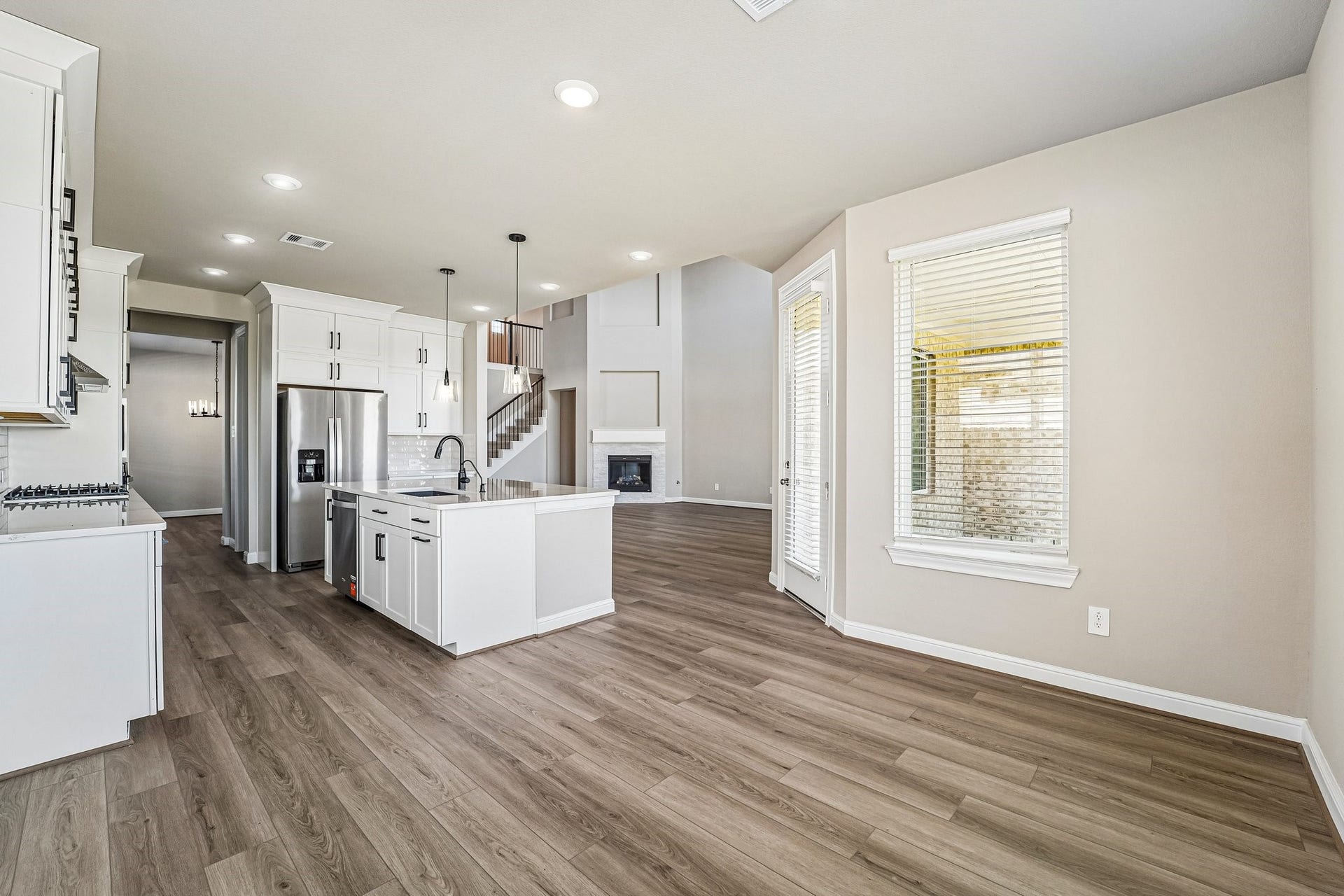5232 Autumn Hills Trail, Pearland, TX 77584 5232 Autumn Hills Trail, Pearland, TX 77584