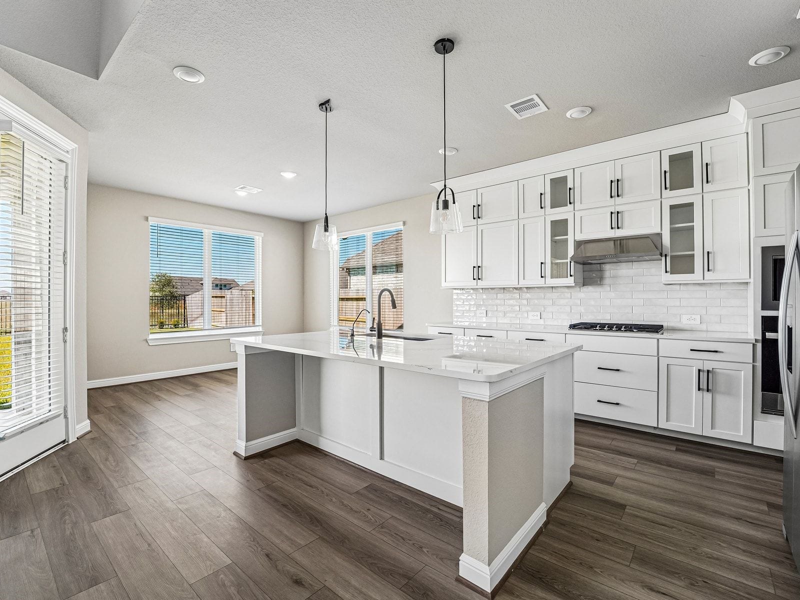 5232 Autumn Hills Trail, Pearland, TX 77584 5232 Autumn Hills Trail, Pearland, TX 77584