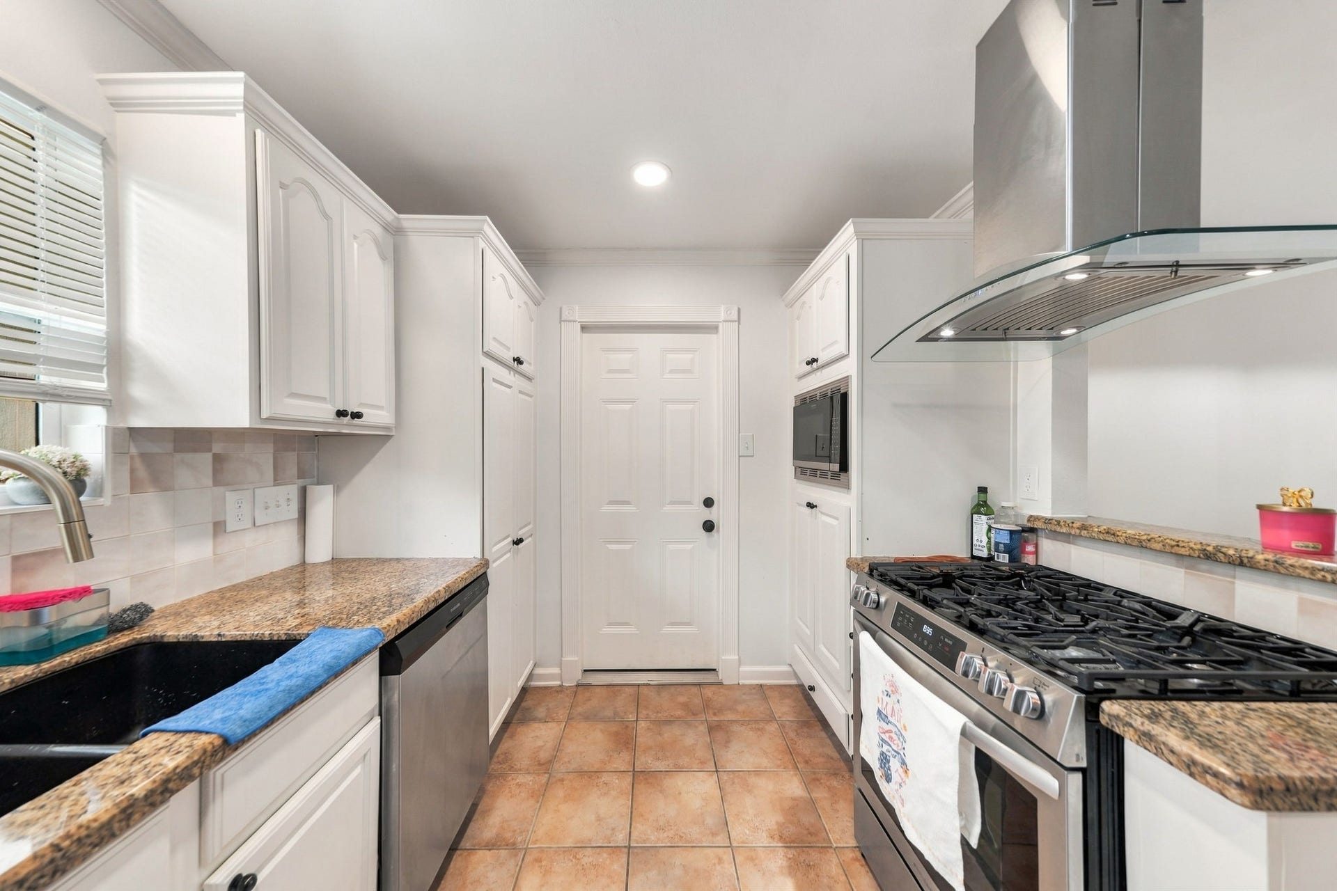 3343 Monza Drive, Houston, TX 77014 3343 Monza Drive, Houston, TX 77014