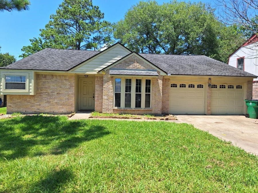 Property photo for 605 Noreda Street, Angleton, TX