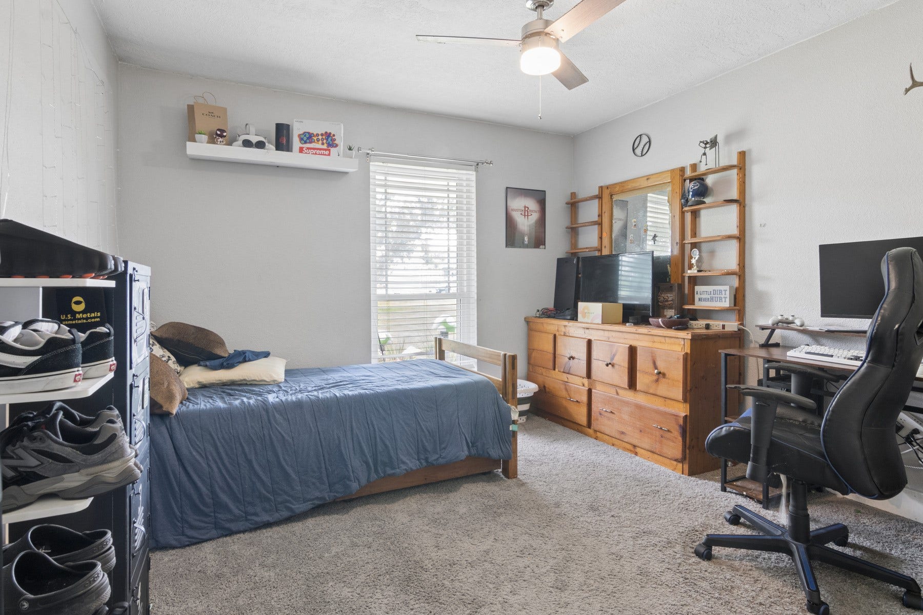 2865 County Road 936a, Alvin, TX 77511 2865 County Road 936a, Alvin, TX 77511