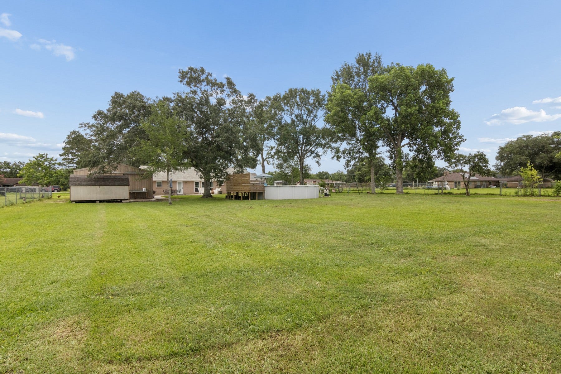 2865 County Road 936a, Alvin, TX 77511 2865 County Road 936a, Alvin, TX 77511