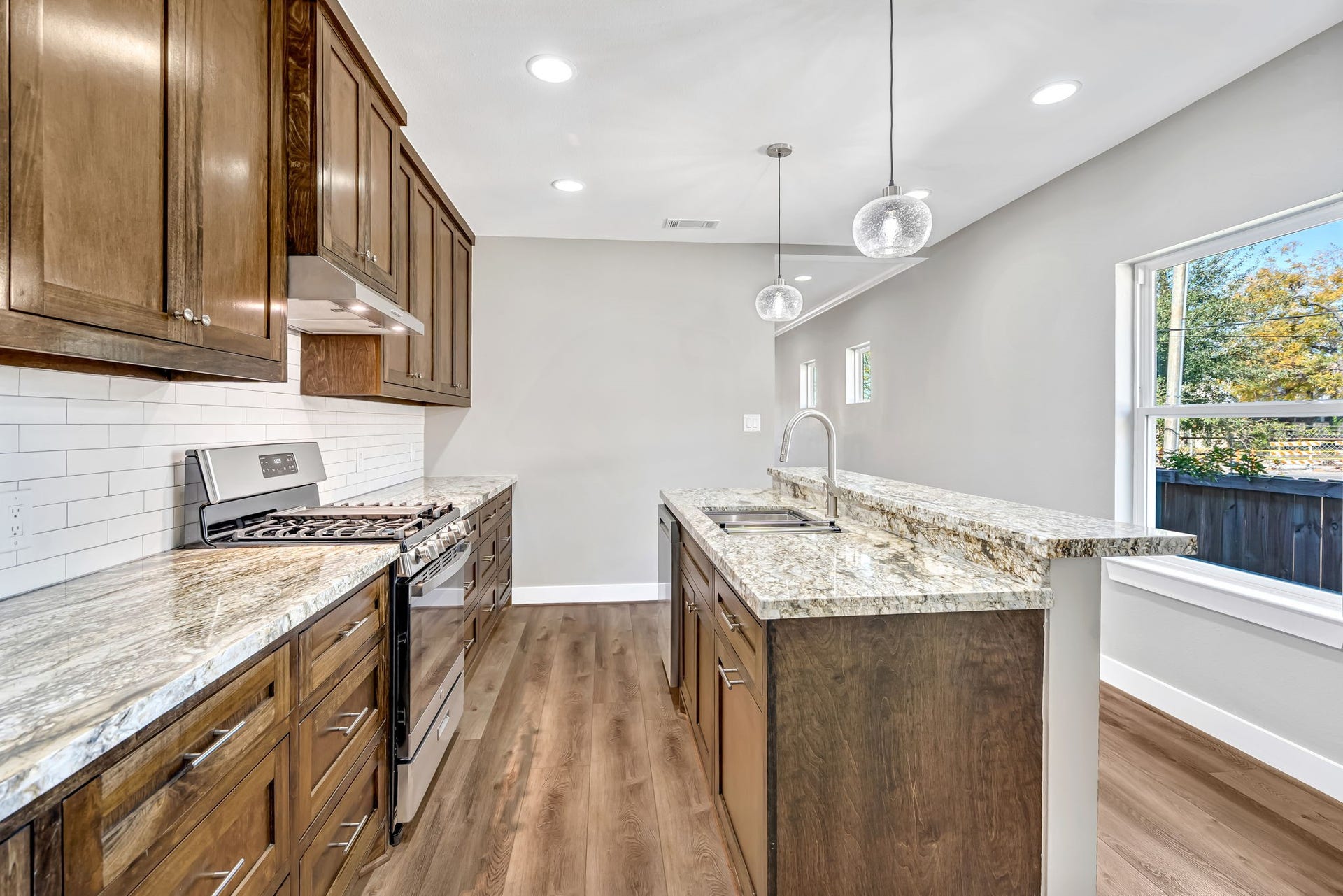 430 N Hutcheson Street, Houston, TX 77003 430 N Hutcheson Street, Houston, TX 77003