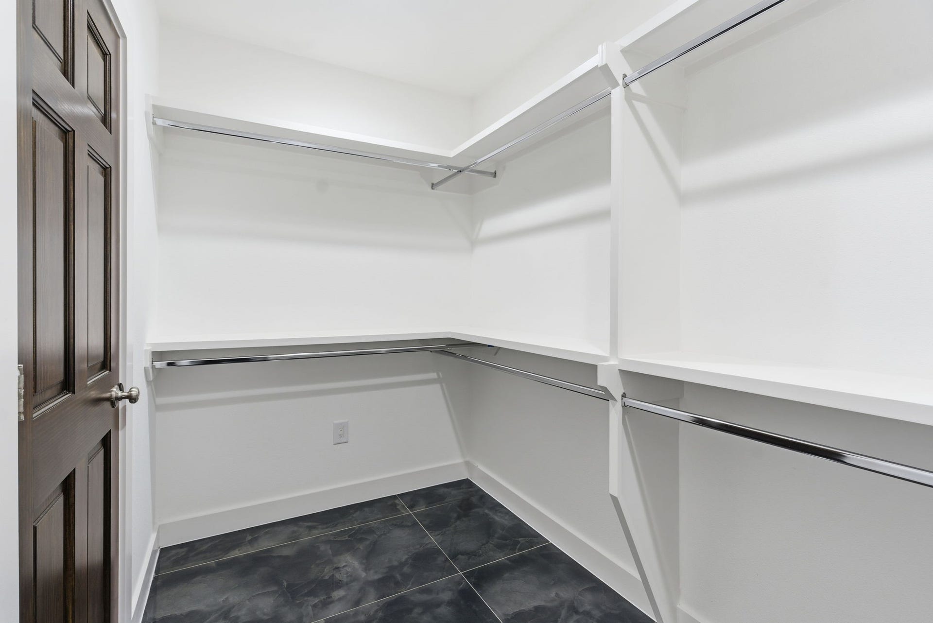 430 N Hutcheson Street, Houston, TX 77003 ENORMOUS primary closet