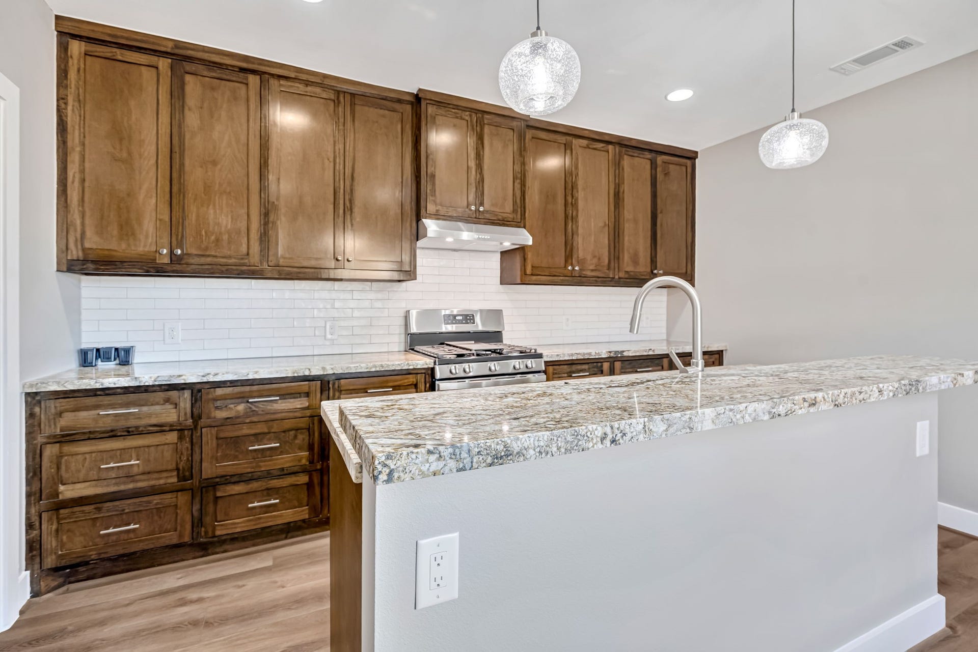 430 N Hutcheson Street, Houston, TX 77003 430 N Hutcheson Street, Houston, TX 77003