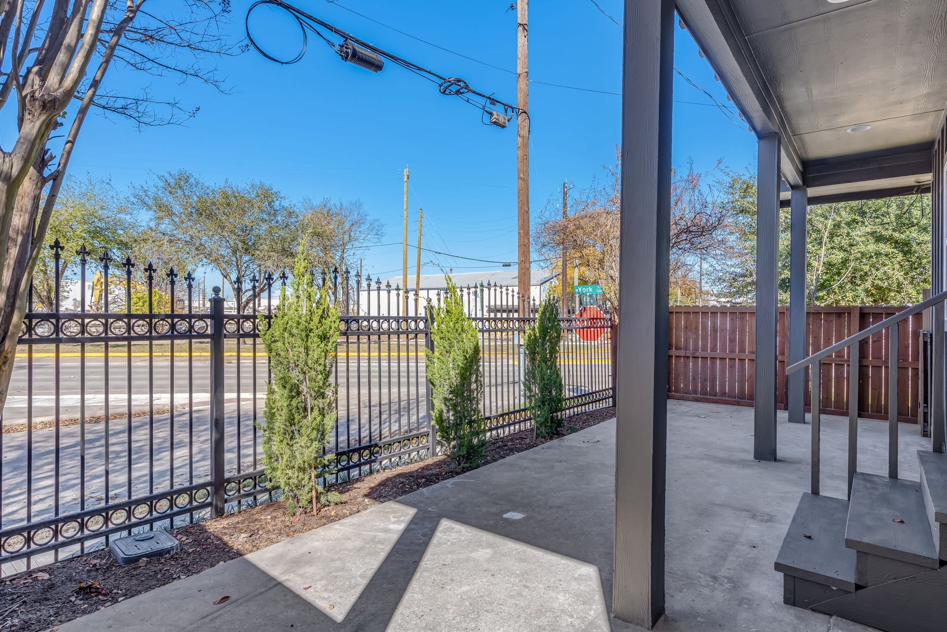 430 N Hutcheson Street, Houston, TX 77003 430 N Hutcheson Street, Houston, TX 77003