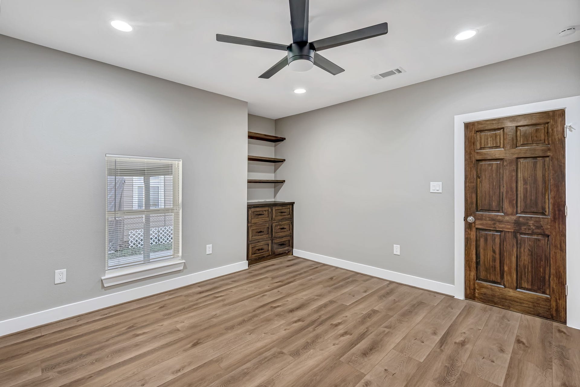 430 N Hutcheson Street, Houston, TX 77003 430 N Hutcheson Street, Houston, TX 77003