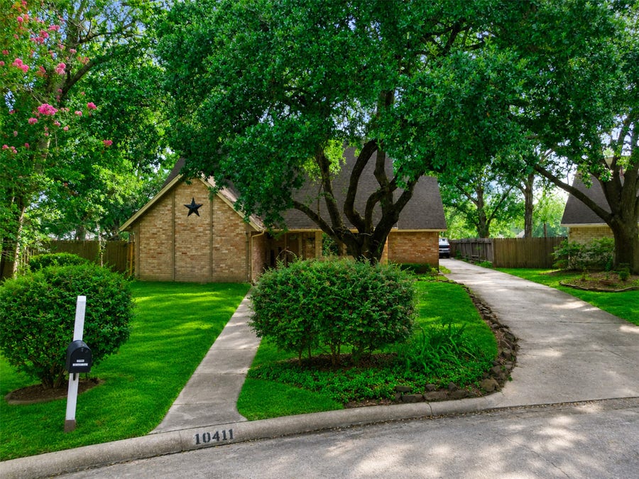 Property photo for 10411 Summerhill Drive, Houston, TX