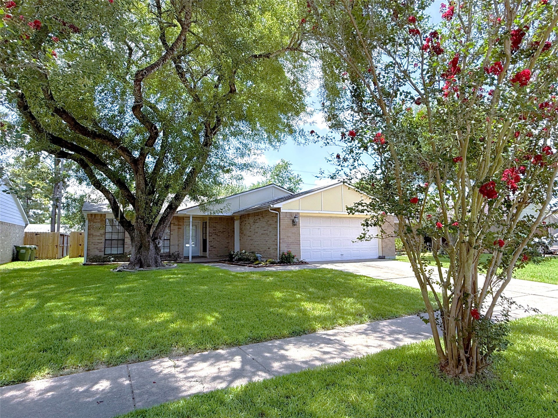 7526 Goldfinch Drive, Humble, TX 77396 7526 Goldfinch Drive, Humble, TX 77396