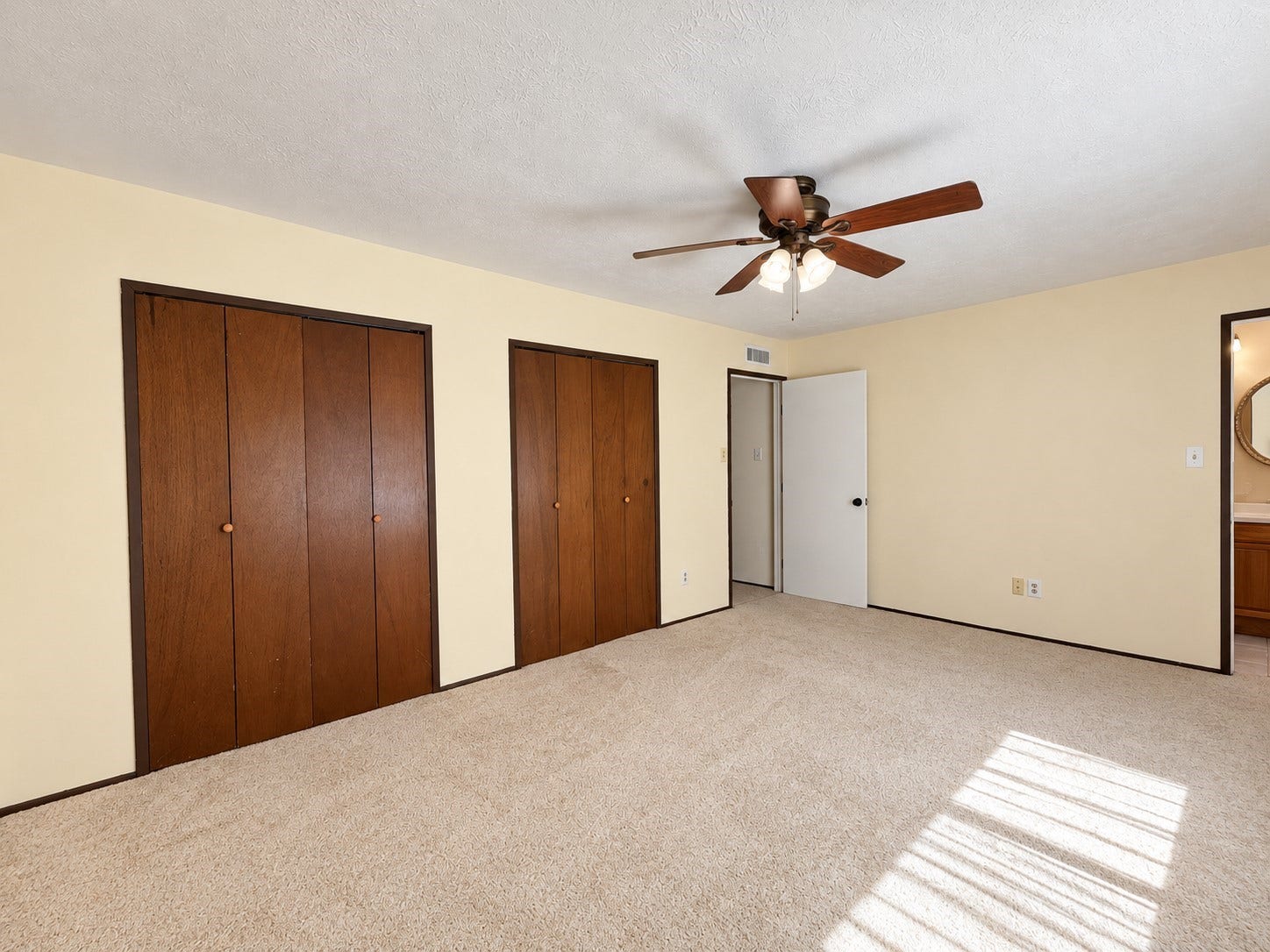 7526 Goldfinch Drive, Humble, TX 77396 Primary bedroom