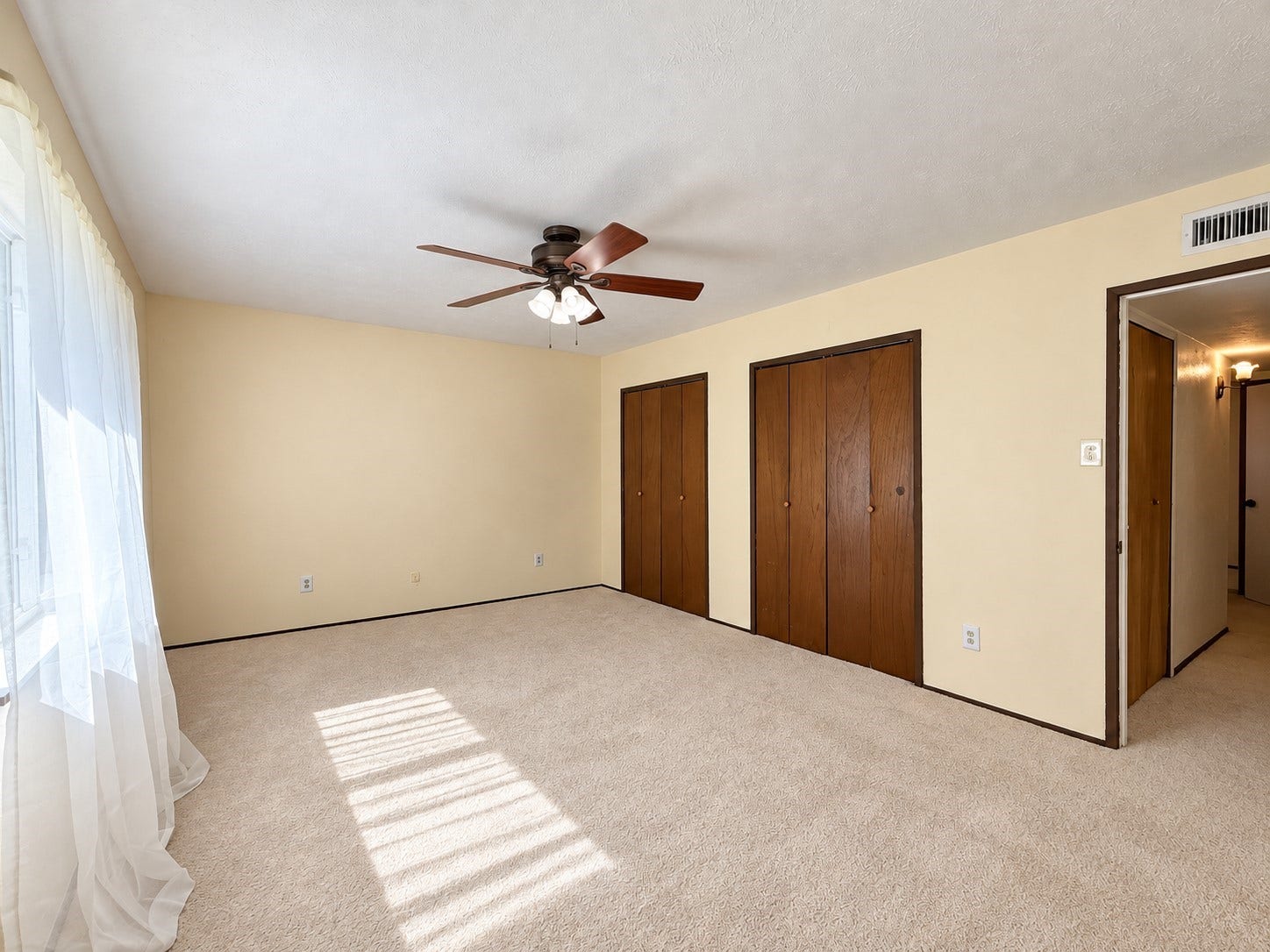 7526 Goldfinch Drive, Humble, TX 77396 Primary bedroom