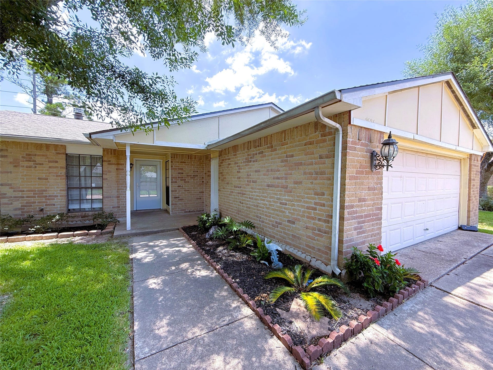 7526 Goldfinch Drive, Humble, TX 77396 7526 Goldfinch Drive, Humble, TX 77396