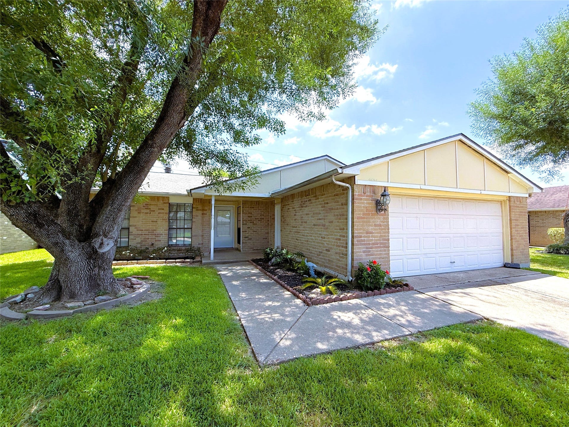 7526 Goldfinch Drive, Humble, TX 77396 7526 Goldfinch Drive, Humble, TX 77396