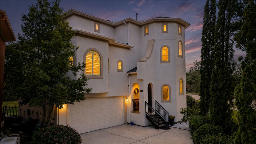 Property photo for 1517 Waterside Drive, League City, TX
